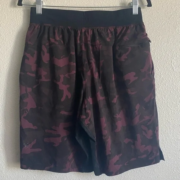 Lululemon THE Short 9.5” Men’s Shorts in Incognito Camo Red - Size Small - Picture 8 of 9